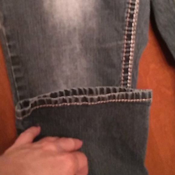 Angel Jean's - Picture 5 of 11